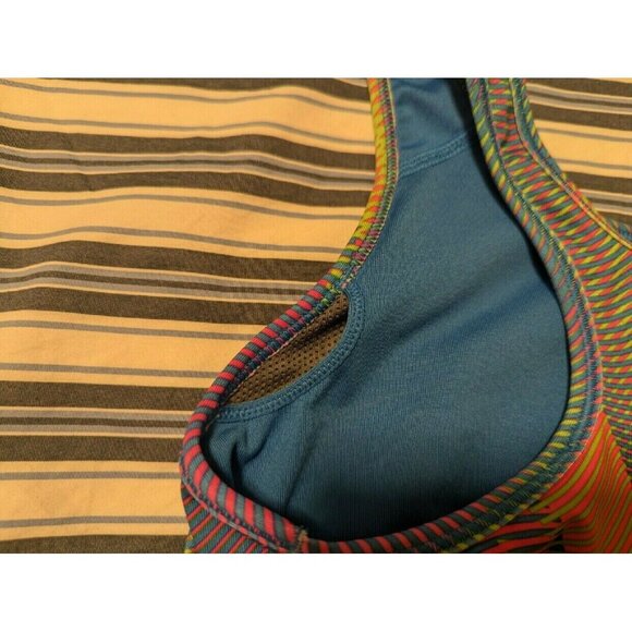 Patterned Sports Bra - Picture 3 of 4